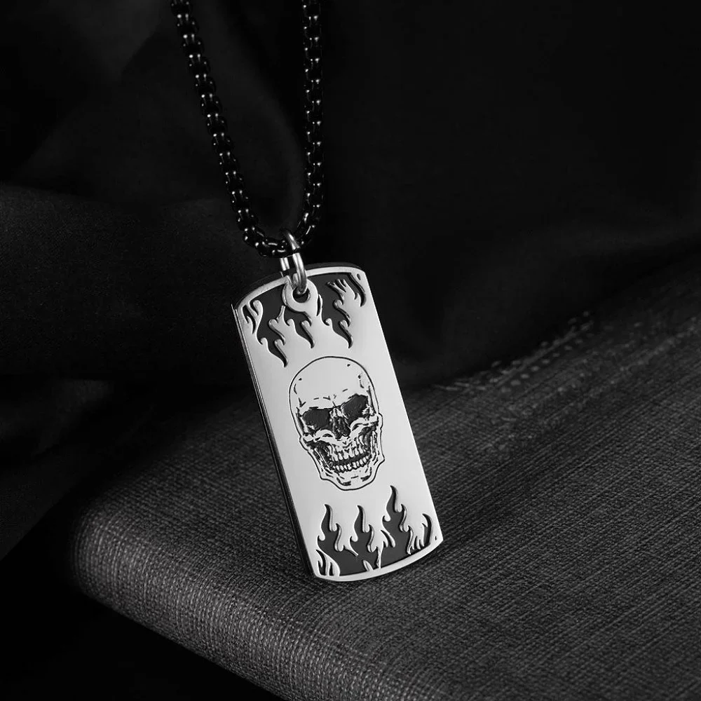 men skull necklace - Picture 4 of 4